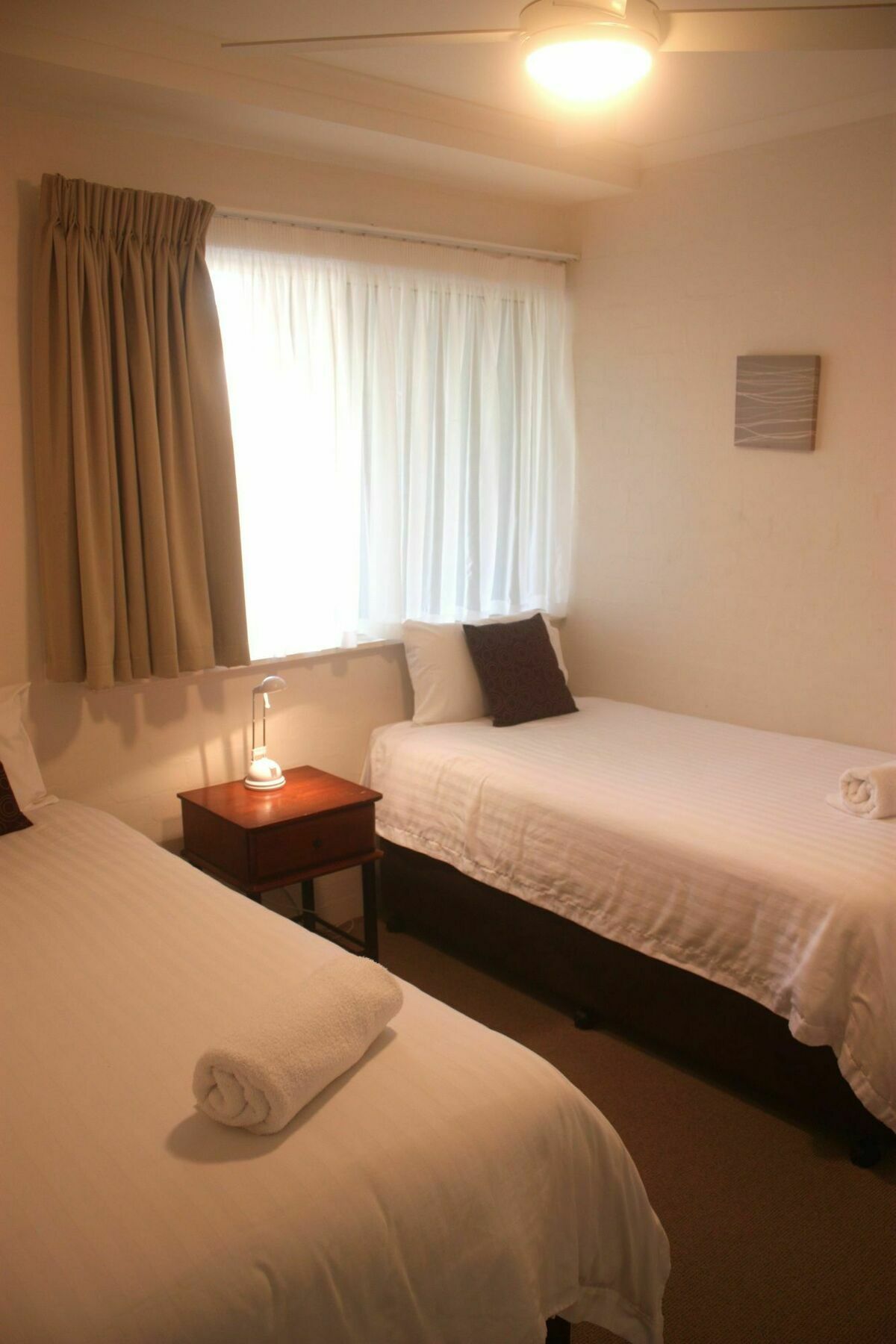 มารีเนอร์ เบย์ อพาร์ตเมนท์ Aparthotel ไบรอนเบย์ ภายนอก รูปภาพ